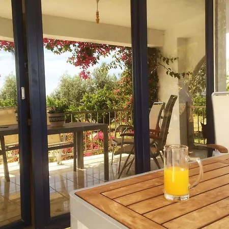 Semesterbostad In Ermioni Mit Grill- Gemeinschaftlichem Pool Und Terrasse By Interhome