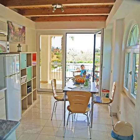 In Ermioni Mit Grill- Gemeinschaftlichem Pool Und Terrasse By Interhome Thermisía