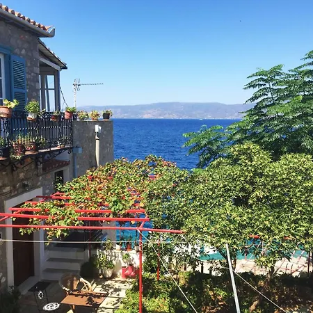 In Ermioni Mit Grill- Gemeinschaftlichem Pool Und Terrasse By Interhome