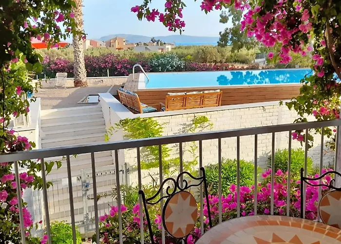 In Ermioni Mit Grill- Gemeinschaftlichem Pool Und Terrasse By Interhome 別荘 Thermisía